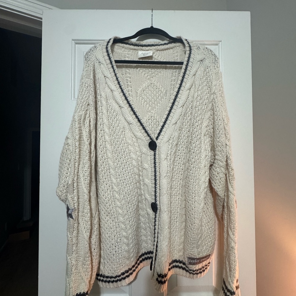 TAYLOR SWIFT FOLKLORE CARDIGAN